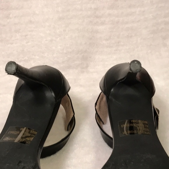 Breckelle’s Heeled Sandals - Picture 5 of 6